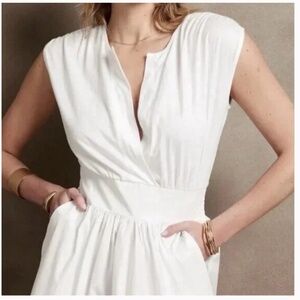 Banana Republic Notch-Neck Maxi Dress with pockets white Sz medium NWT